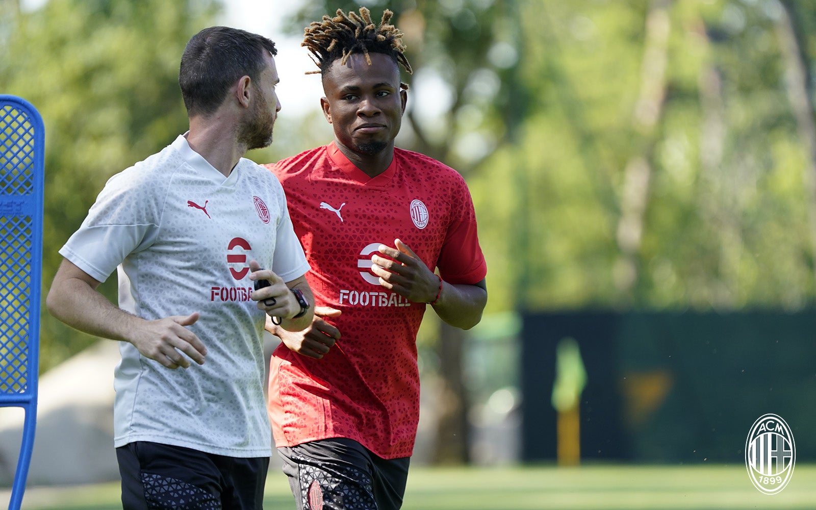 Milan AC : Samuel Chukwueze de retour à l’entraînement après une blessure !
